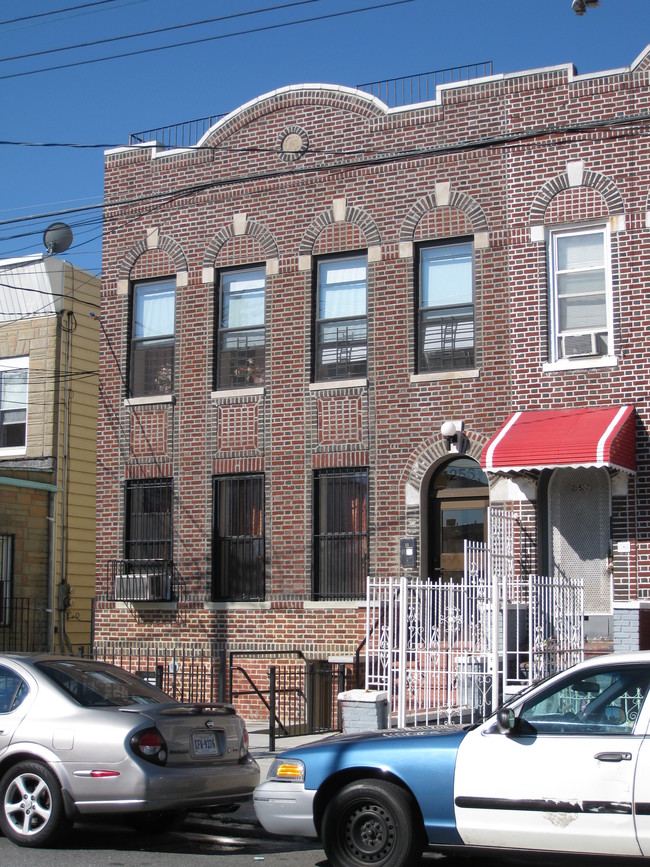 256 Atkins Ave in Brooklyn, NY - Foto de edificio - Building Photo