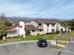 Shepard Place in Carpinteria, CA - Foto de edificio - Building Photo