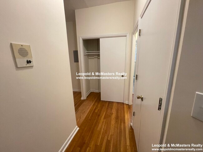 2021 Commonwealth Ave, Unit 46 in Boston, MA - Building Photo - Building Photo