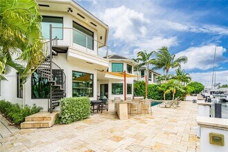 307 NE 23rd Ave in Fort Lauderdale, FL - Foto de edificio - Building Photo