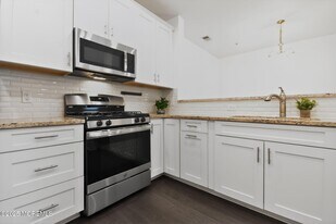 626 Marion Ln in Monroe Township, NJ - Building Photo