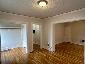 Melcliff Apartments in Portland, OR - Building Photo - Interior Photo