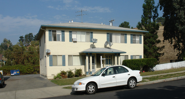 1407-1425 Calle Oriente in Milpitas, CA - Building Photo - Building Photo