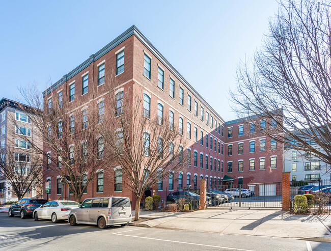 729 Madison St in Hoboken, NJ - Foto de edificio - Building Photo