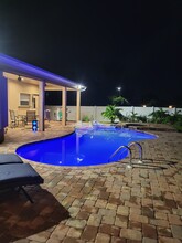 1305 SW 11th Plz in Cape Coral, FL - Foto de edificio - Building Photo
