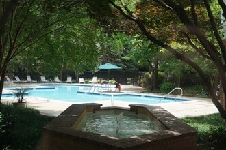1527 Lincoln Way in McLean, VA - Building Photo - Building Photo