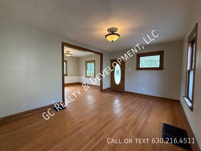 212-214 N 4th Ave in St. Charles, IL - Building Photo - Building Photo