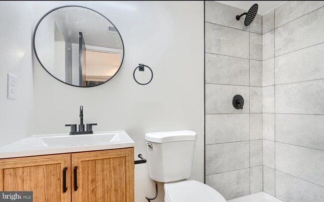 4504 Scotts Level Ct in Pikesville, MD - Foto de edificio - Building Photo