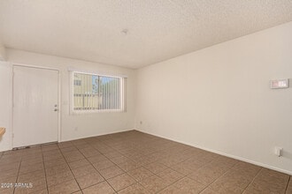 5940 N 48th Ln in Glendale, AZ - Building Photo - Building Photo
