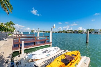 655 N Mashta Dr in Key Biscayne, FL - Building Photo - Building Photo