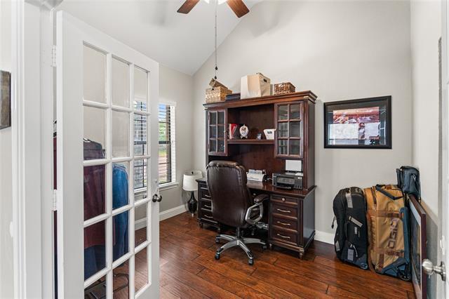 property at 2219 Greenview Dr