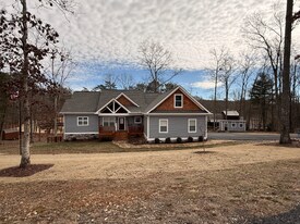 445 Farmer Cir in Mineral Bluff, GA - Building Photo