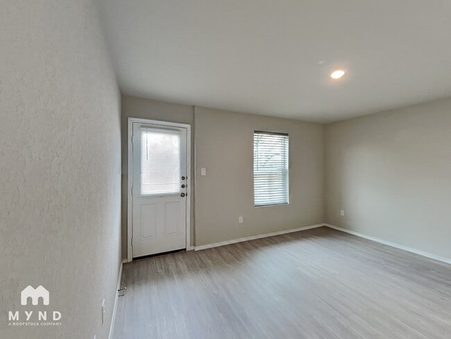 4220 Thalweg Way in San Antonio, TX - Building Photo - Building Photo