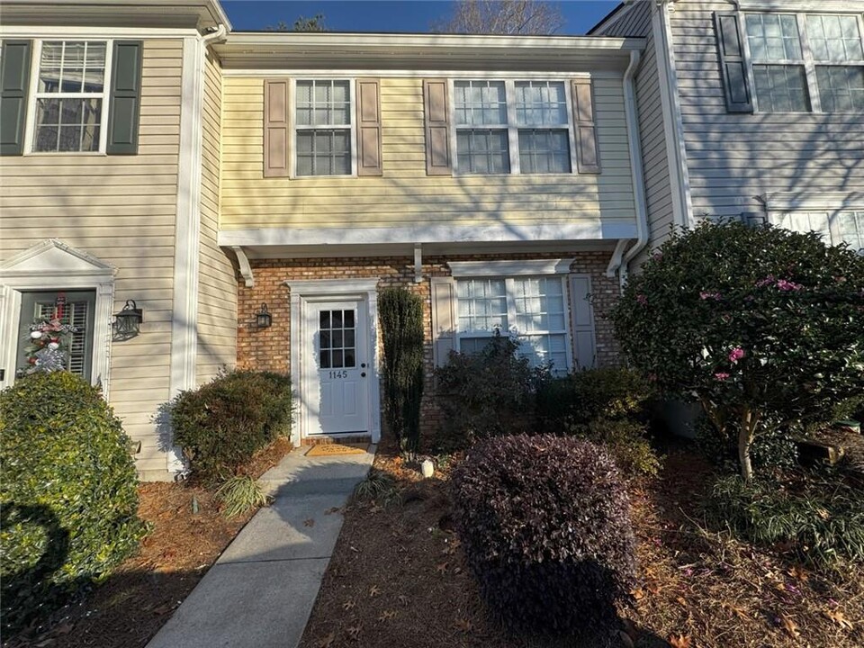 1145 Whitestone Ridge in Alpharetta, GA - Building Photo