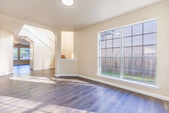 5319 Stormy Breeze in San Antonio, TX - Building Photo - Building Photo