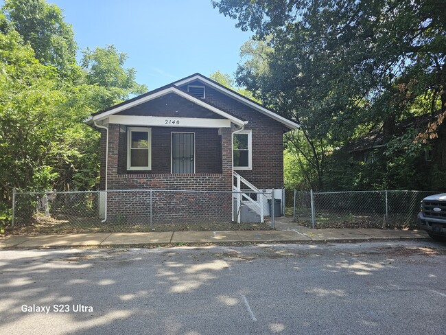 2140 Crescent Ave in St. Louis, MO - Building Photo - Building Photo