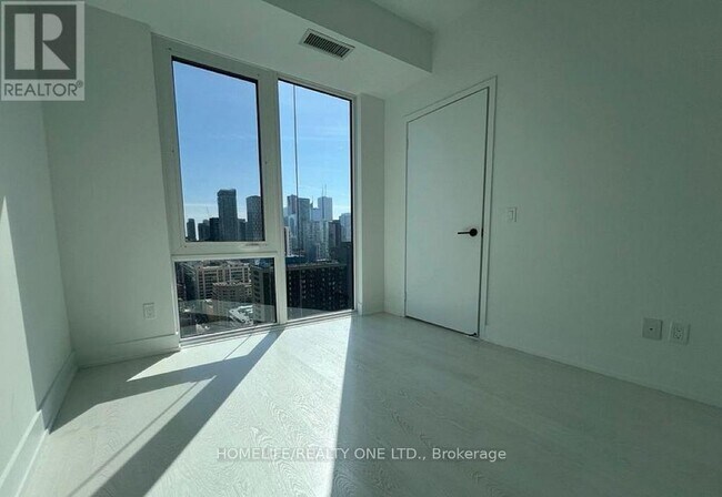 308 Jarvis St in Toronto, ON - Building Photo - Building Photo