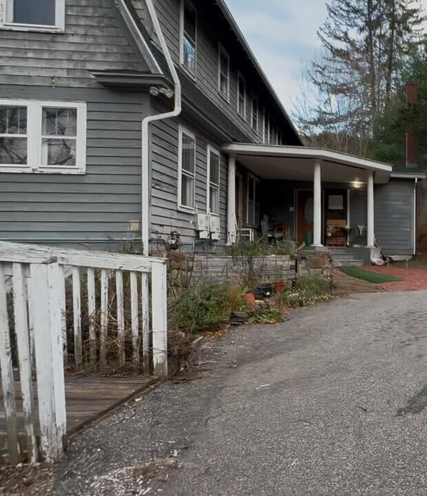 173 Leesville Rd in East Haddam, CT - Building Photo