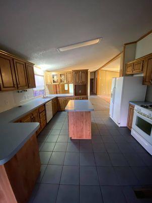 81 Roots Rd in Martindale, TX - Building Photo - Building Photo