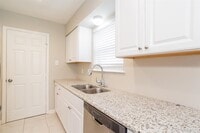 12814 Crystal Cove Dr photo'