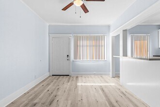 1819 - 1825 E. 7th St in Long Beach, CA - Building Photo - Building Photo