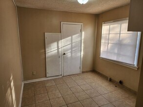 626 S Edgemoor Dr in Wichita, KS - Building Photo - Building Photo