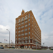 Mayfair Apartments in Kansas City, MO - Foto de edificio - Building Photo