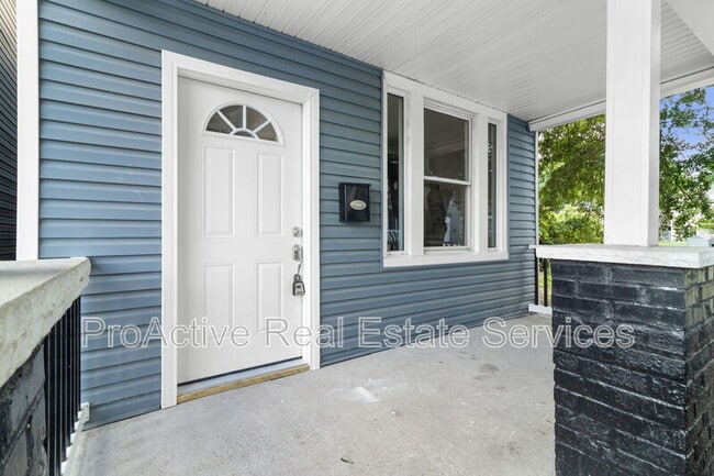 943 Washington Ave in Norfolk, VA - Building Photo - Building Photo