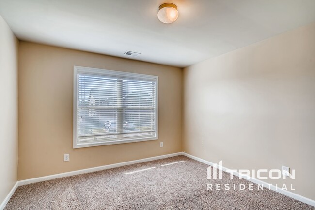 property at 2737 Cove View Ct SE