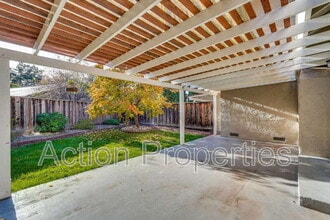 135 Brenton Ct in Mountain View, CA - Building Photo - Building Photo