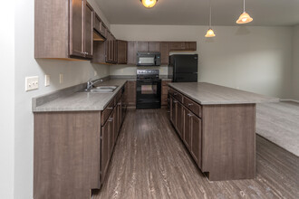 Windsor Heights Apartments in Sioux Falls, SD - Building Photo - Interior Photo