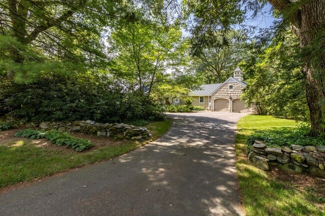 171 Silver St in North Granby, CT - Building Photo - Building Photo