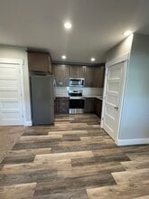 976 N 200 E, Unit AF basement apartment in American Fork, UT - Foto de edificio - Building Photo