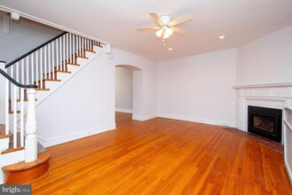 246 W Gorgas Ln in Philadelphia, PA - Building Photo - Building Photo