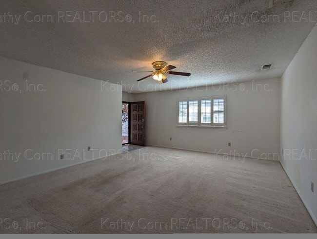 2124 La Fonda Rd in Clovis, NM - Foto de edificio - Building Photo