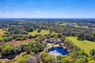 2410 Slough Rd in Sarasota, FL - Building Photo - Building Photo