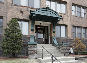 201-209 W 15th St in Minneapolis, MN - Foto de edificio - Building Photo