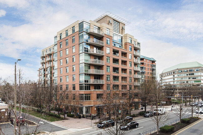 The Berkeley in Arlington, VA - Foto de edificio - Building Photo