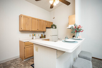 Southampton Apartments in Grove City, OH - Building Photo - Interior Photo