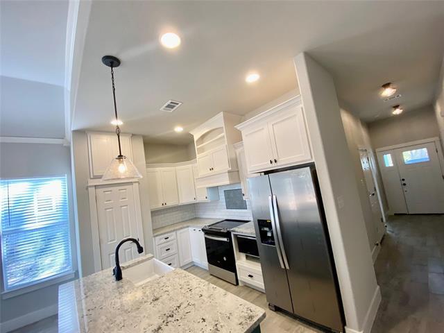 411 Cleveland Rd in Granbury, TX - Building Photo - Building Photo