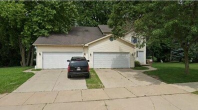 704 N Thompson Dr in Madison, WI - Building Photo - Building Photo