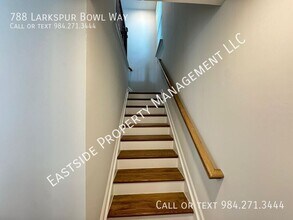 788 Larkspur Bowl Wy in Apex, NC - Foto de edificio - Building Photo