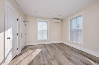 553 Islington St in Portsmouth, NH - Building Photo - Building Photo