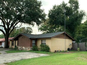 709 Ponderosa Dr E in Lakeland, FL - Building Photo - Building Photo