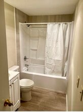 325 Ashland Ave in Southbridge, MA - Building Photo - Building Photo