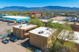 130 Rhode Island St SE in Albuquerque, NM - Building Photo - Building Photo