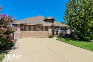 500 Stone Crossing Ln in Fort Worth, TX - Building Photo