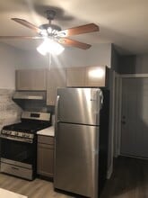 1818 N Luna Ave, Unit 2 in Chicago, IL - Foto de edificio - Building Photo