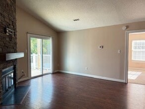 2123 Retreat Ct in Virginia Beach, VA - Foto de edificio - Building Photo