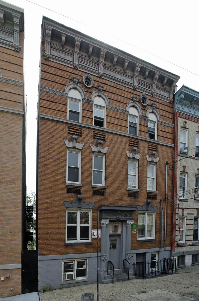 234 Van Horne St in Jersey City, NJ - Building Photo - Building Photo